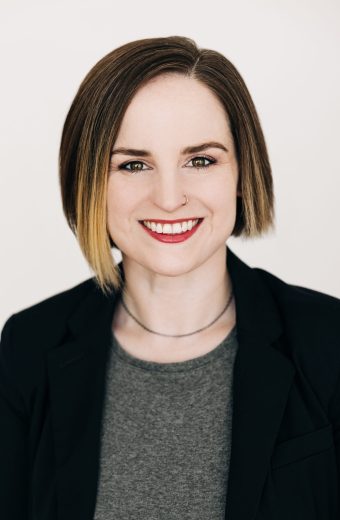 Headshot_KendraLewellyn Headshot_KendraLewellyn